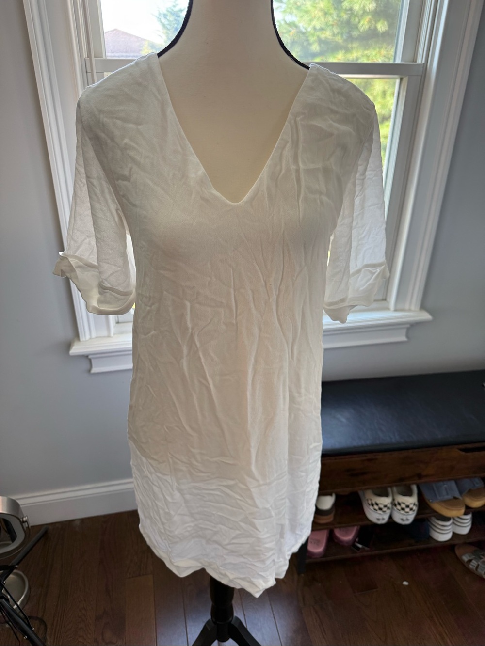 Gentle Fawn 💯 Viscose Rayone Lining White V-Neck Mini Dress Size Small